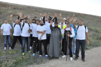  بالصور: وسط عتمة الليل - قافلة نصرة الأقصى من يافا ماضية نحو القدس في احراش ابو غوش